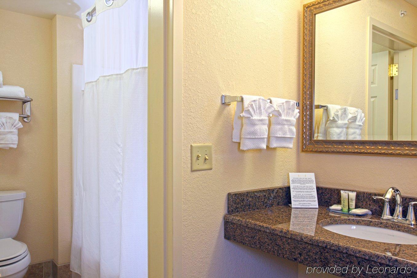 Staybridge Suites North Brunswick, An Ihg Hotel Room photo